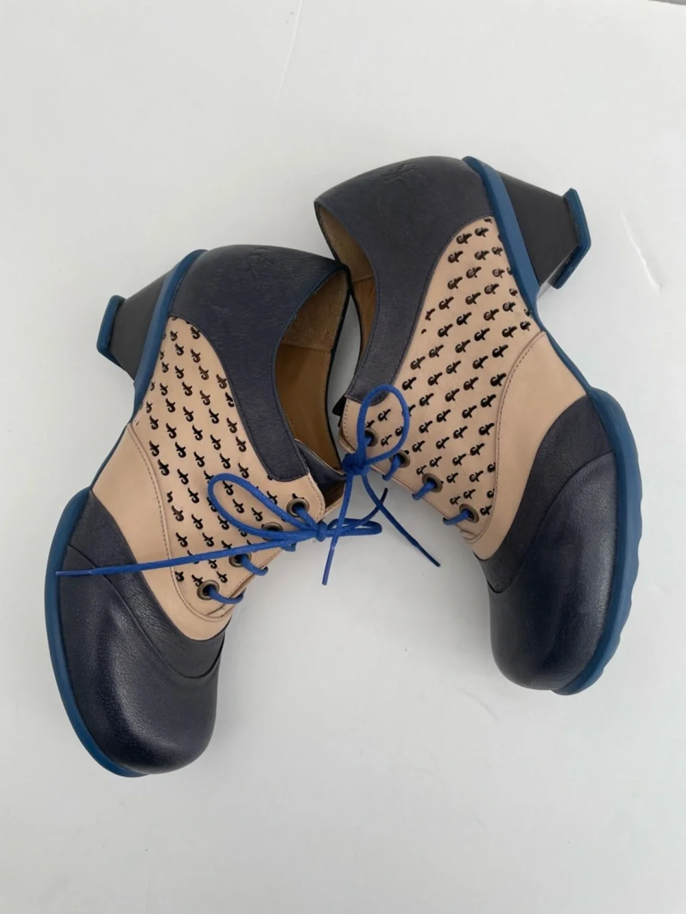 John Fluevog Hopes Promise Blue Cream Size 8 Coquette - Picture 7 of 15